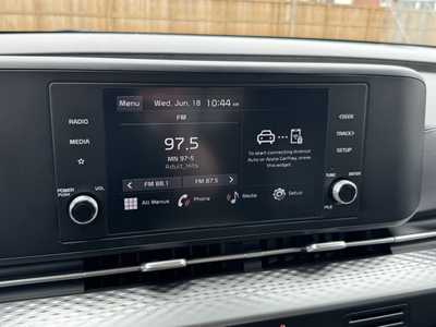 2023 Kia Carnival, $31995. Photo 3