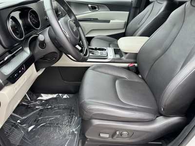 2023 Kia Carnival, $31995. Photo 5