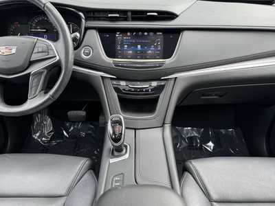 2019 Cadillac XT5, $20998. Photo 2