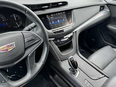 2019 Cadillac XT5, $20998. Photo 8