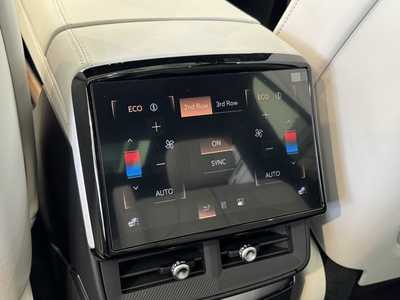 2026 Cadillac Vistiq, $79890.0. Photo 10