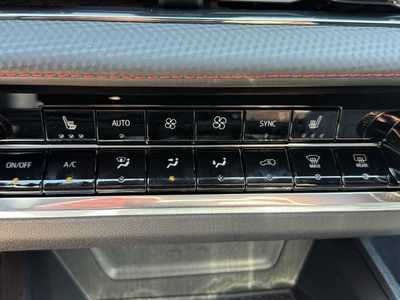 2026 Chevrolet Equinox, $35890.0. Photo 10