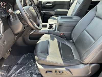 2021 Chevrolet 1500 Crew Cab, $39995. Photo 5