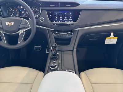 2025 Cadillac XT5, $64685.0. Photo 2