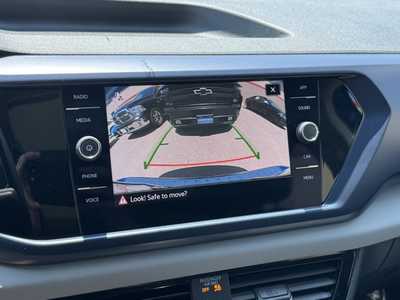 2023 Volkswagen Taos, $24998. Photo 4