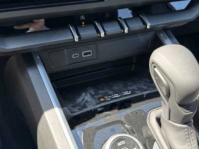 2025 Chevrolet Colorado Crew Cab, $43495.0. Photo 11