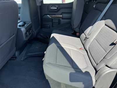 2020 Chevrolet 1500 Crew Cab, $29999. Photo 6