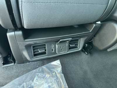 2025 Chevrolet 1500 Crew Cab, $50495.0. Photo 7