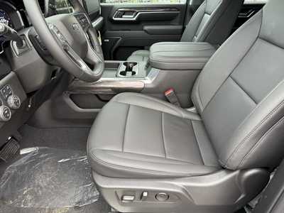 2025 Chevrolet 3500 Crew Cab, $80980.0. Photo 5