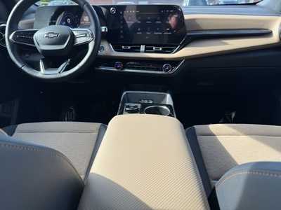 2025 Chevrolet Equinox, $31999. Photo 2