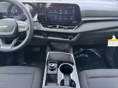 2026 Chevrolet Equinox, $30995. Photo 2