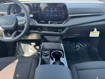 2026 Chevrolet Equinox, $32040.0. Photo 2