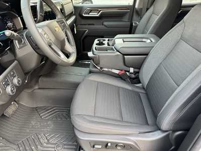 2026 Chevrolet 1500 Crew Cab, $56520.0. Photo 5