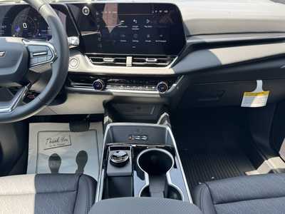2026 Chevrolet Equinox, $35255.0. Photo 2