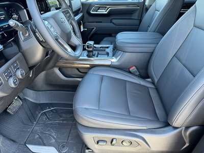2025 Chevrolet 1500 Crew Cab, $62135.0. Photo 6