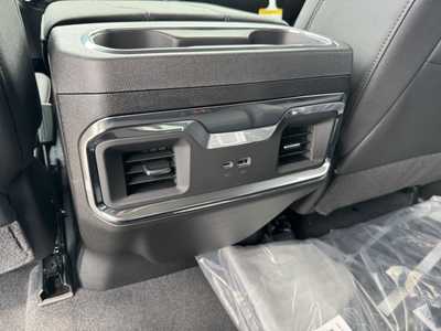 2025 Chevrolet 1500 Crew Cab, $62525.0. Photo 7