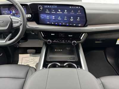 2025 Chevrolet Suburban, $73920.0. Photo 2