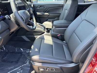 2025 Chevrolet Colorado Crew Cab, $43990.0. Photo 5