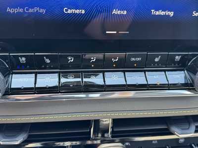 2025 Chevrolet Colorado Crew Cab, $51370.0. Photo 11