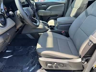 2025 Chevrolet Colorado Crew Cab, $51370.0. Photo 5