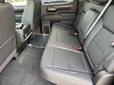 2025 Chevrolet 1500 Crew Cab, $62130.0. Photo 6