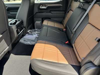 2025 Chevrolet 1500 Crew Cab, $66385.0. Photo 6