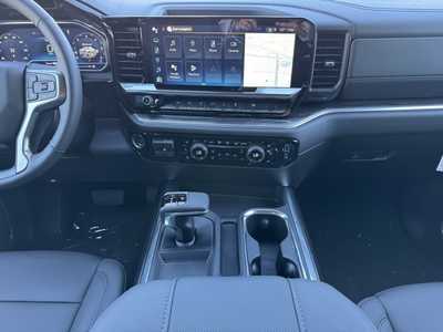 2025 Chevrolet 1500 Crew Cab, $61585.0. Photo 2