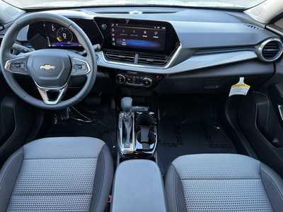 2025 Chevrolet Trax, $25880.0. Photo 9