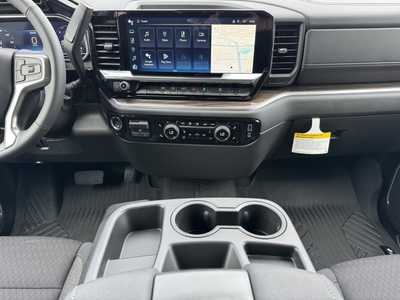 2025 Chevrolet 1500 Crew Cab, $55615.0. Photo 2