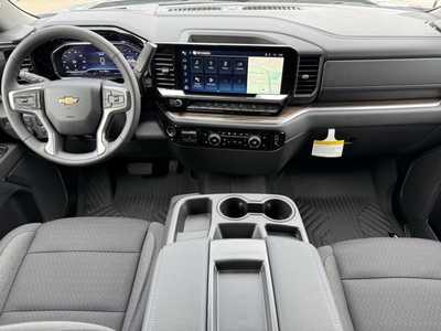 2025 Chevrolet 1500 Crew Cab, $55615.0. Photo 9