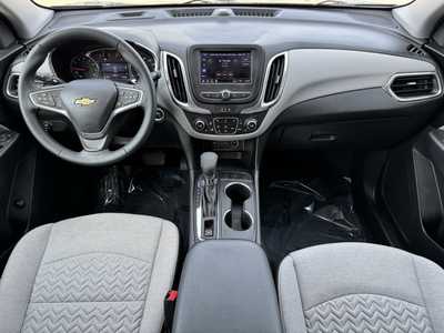 2023 Chevrolet Equinox, $22999. Photo 9