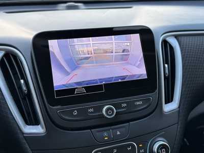 2023 Chevrolet Malibu, $18775. Photo 4