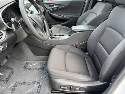 2023 Chevrolet Malibu, $18899. Photo 5