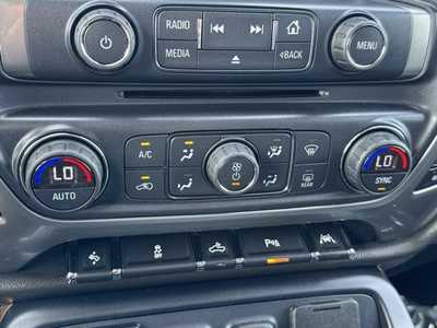 2017 Chevrolet 1500 Crew Cab, $28699. Photo 9