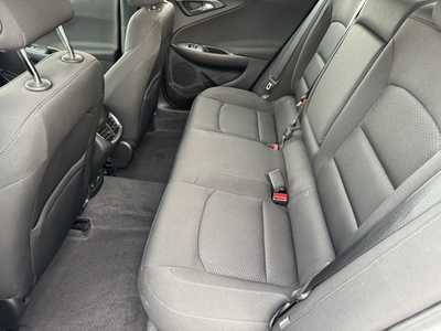 2018 Chevrolet Malibu, $13999. Photo 6