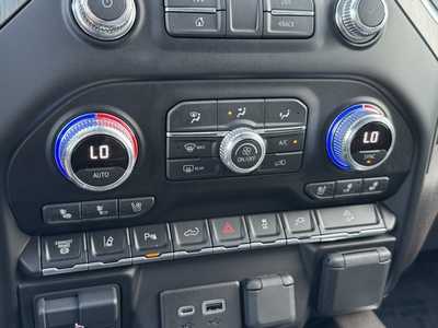 2021 GMC 2500 Crew Cab, $56999. Photo 11