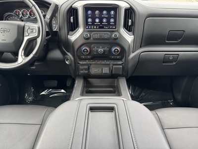 2021 Chevrolet 1500 Crew Cab, $39999. Photo 2