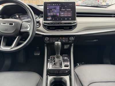 2022 Jeep Compass, $20999. Photo 2
