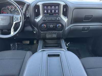 2022 Chevrolet 1500 Crew Cab, $38999. Photo 2
