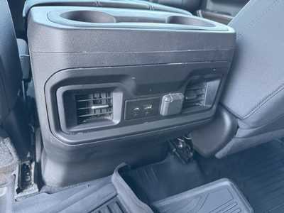 2022 Chevrolet 1500 Crew Cab, $38999. Photo 7