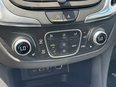 2022 Chevrolet Equinox, $20499. Photo 11