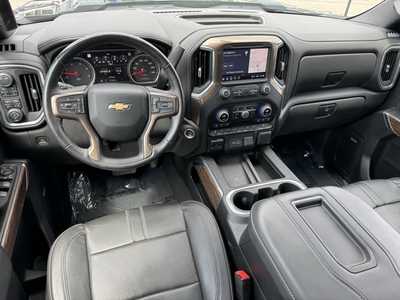 2022 Chevrolet 3500 Crew Cab, $63495. Photo 9