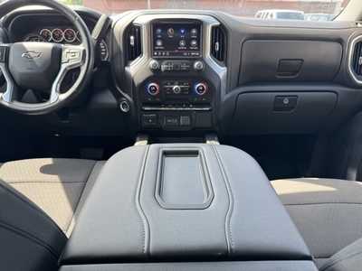 2022 Chevrolet 1500 Crew Cab, $42985. Photo 2