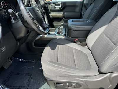 2022 Chevrolet 1500 Crew Cab, $42985. Photo 5