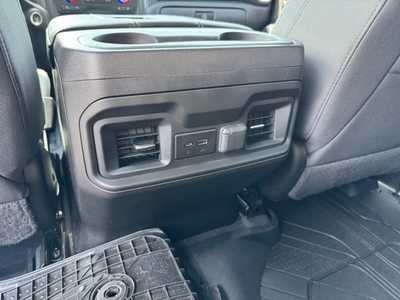 2022 Chevrolet 1500 Crew Cab, $42985. Photo 7