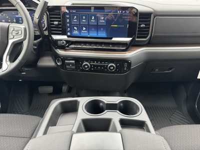 2026 Chevrolet 1500 Crew Cab, $56915.0. Photo 2