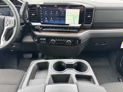 2025 Chevrolet 1500 Crew Cab, $50495.0. Photo 2