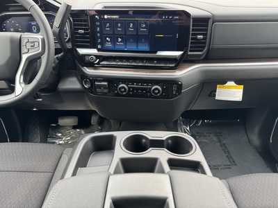 2025 Chevrolet 1500 Crew Cab, $50495.0. Photo 2