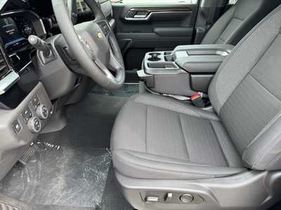 2025 Chevrolet 1500 Crew Cab, $50495.0. Photo 5