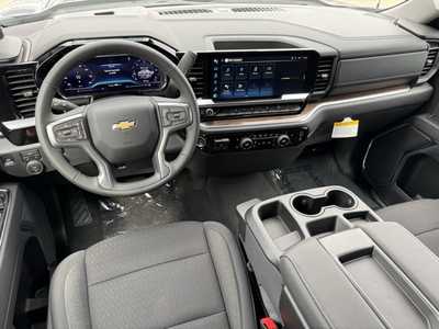 2025 Chevrolet 1500 Crew Cab, $50495.0. Photo 8